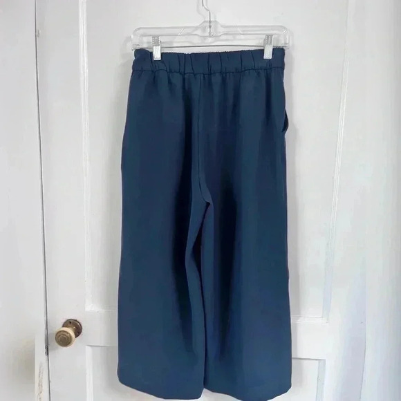 Lululemon Noir Crop True Navy Pants Size 6 - Picture 6 of 6